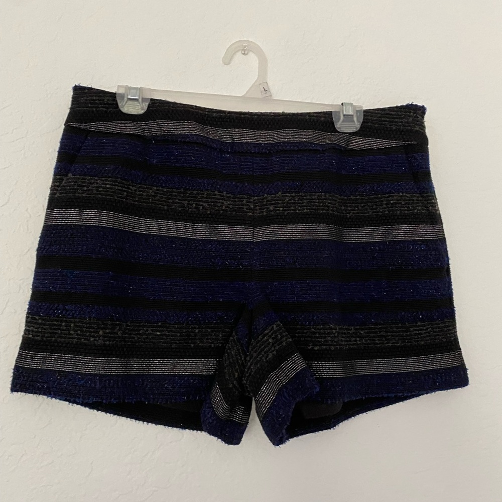💥PRICE⬇️ 
Ann Taylor LOFT - Size 8 -Dressy Shorts Black Blue Striped Metallic